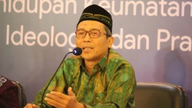 Prof Hamim Ilyas Ketua Majelis Tarjih Muhammadiyah sedang berbicara di depan mikrofon memberikan pemaparan tentang gagasan Akidah Islam.