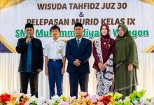Perwakilan siswa dan guru dalam acara pelepasan siswa kelas IX serta wisuda tahfidz SMP Muhammadiyah 1 Wangon