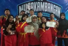 Kontingen atlet Tapak Suci SMP Mutu Plus Cilacap berfoto bersama