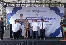 Pimpinan Muhammadiyah saat prosesi pengukuhan empat ranting baru di wilayah Bumijawa Kabupaten Tegal.