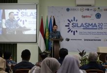 Wakil Rektor I UNIMUS Prof. Dr. Budi Santosa memberikan sambutan tentang konsep Human Smart Library pada acara Silasma FPPTMA 2026 di Semarang.