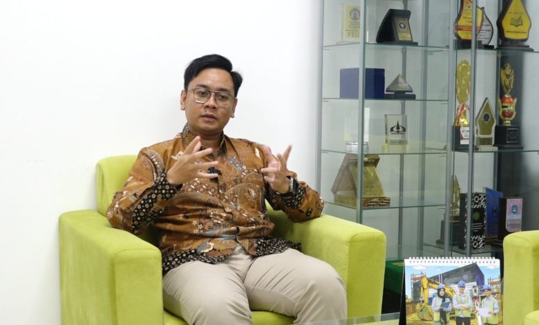 Dr. Akbar Pratama Kartika, dosen FEB UMS, memberikan pandangan mengenai kebijakan ekspor satu pintu untuk menjaga devisa negara.