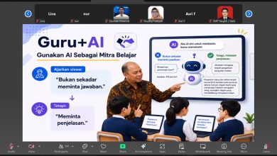 Pemateri memberikan edukasi interaktif di hadapan puluhan siswa-siswi sekolah dasar.
