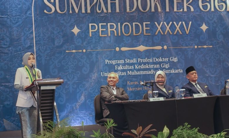 Cecilya Nella Yuppy menyampaikan pidato sebagai lulusan terbaik dokter gigi baru dalam Sumpah Profesi FKG UMS.