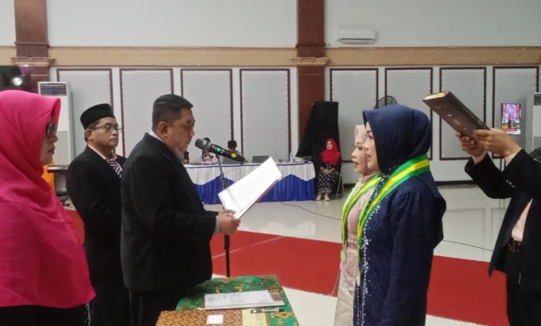 Prosesi pengambilan sumpah profesi lulusan SMK Muhammadiyah 1 Cilacap disaksikan rohaniwan
