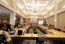 Suasana diskusi pembaharuan kurikulum dan visi keilmuan Prodi Ilmu Komunikasi UMS di Hotel Solia Zigna Surakarta yang membahas etika penggunaan AI.