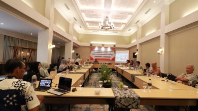 Suasana diskusi pembaharuan kurikulum dan visi keilmuan Prodi Ilmu Komunikasi UMS di Hotel Solia Zigna Surakarta yang membahas etika penggunaan AI.