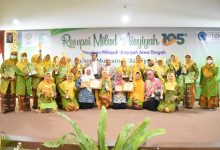 Kader PWA Jawa Tengah saat menerima penghargaan praktik baik dalam penanganan pencegahan stunting dan pemberdayaan keluarga.