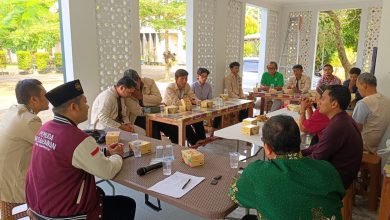 Suasana sidang pleno Musyawarah Cabang Pemuda Muhammadiyah Batealit Jepara di dalam ruangan.