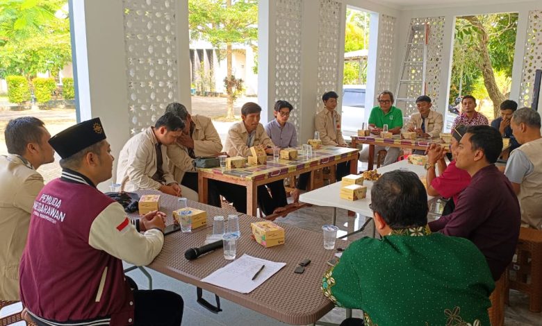 Suasana sidang pleno Musyawarah Cabang Pemuda Muhammadiyah Batealit Jepara di dalam ruangan.