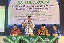 Ketua PDM Purworejo Pujiono memberikan sambutan dalam pelatihan Baitul Arqom jelang SPMB 2026 Purworejo sekolah Muhammadiyah.