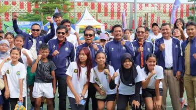 Rektor UNIMUS Prof. Masrukhi bersama jajaran PP PELTI, Dispora Jateng, dan para atlet muda di pembukaan Kejurnas Tenis Junior 2026 Piala Tugu Muda Semarang.