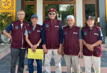 Lima anggota delegasi Majelis Lingkungan Hidup MLH PDM Wonosobo berfoto bersama saat studi lapangan inovasi teknologi sampah jadi gas elpiji.