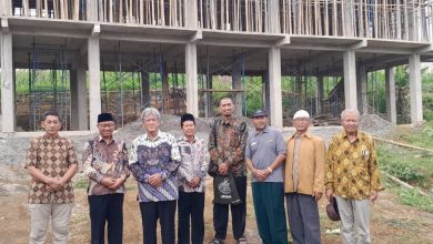 Progres pembangunan gedung baru dua lantai TK ABA Kalikajar Wonosobo yang didukung dana bantuan UMS.