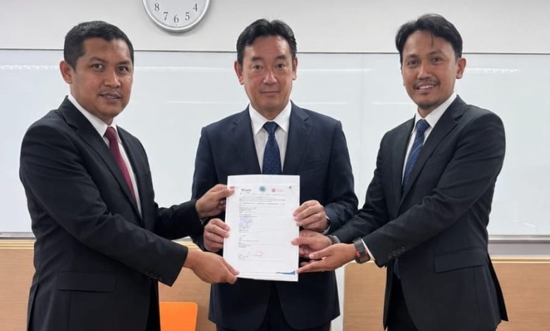 Penandatanganan nota kesepahaman kerja sama pendidikan vokasi antara SMK Muhammadiyah 2 Muntilan dan mitra dari Jepang dalam program SMK Goes To Japan 2026.