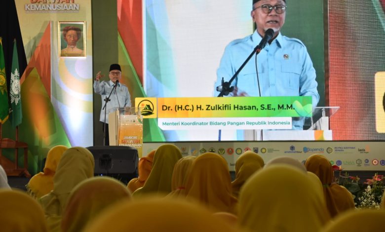 Menteri Koordinator Bidang Pangan Zulkifli Hasan memberikan arahan mengenai swasembada pangan di hadapan ratusan kader Aisyiyah Jawa Tengah.