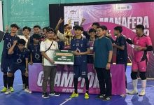 Tim futsal MAN 2 Yogyakarta merayakan kemenangan sebagai juara 1 di ajang Manafera Futsal Cup 2026 dan menerima beasiswa prestasi olahraga dari UNIMUGO.