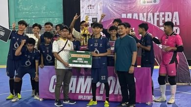 Tim futsal MAN 2 Yogyakarta merayakan kemenangan sebagai juara 1 di ajang Manafera Futsal Cup 2026 dan menerima beasiswa prestasi olahraga dari UNIMUGO.