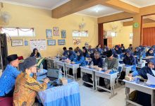 Suasana para ustaz dan ustazah menyimak materi dalam acara Capacity Building PonpesMu Manafi'ul Ulum Sambi untuk menguatkan semangat dakwah pendidikan.