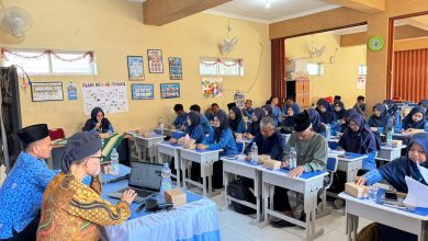 Suasana para ustaz dan ustazah menyimak materi dalam acara Capacity Building PonpesMu Manafi'ul Ulum Sambi untuk menguatkan semangat dakwah pendidikan.