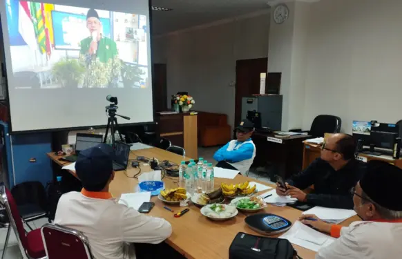 Suasana tim penilai saat mengikuti jalannya seleksi presentasi hibrida Muhammadiyah Jawa Tengah di UMP Purwokerto.