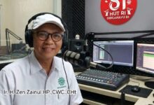 Zenza TekSas saat mengisi podcast di studio LSBO Muhammadiyah untuk program menulis profil Tokoh Muhammadiyah menyambut HUT RI.