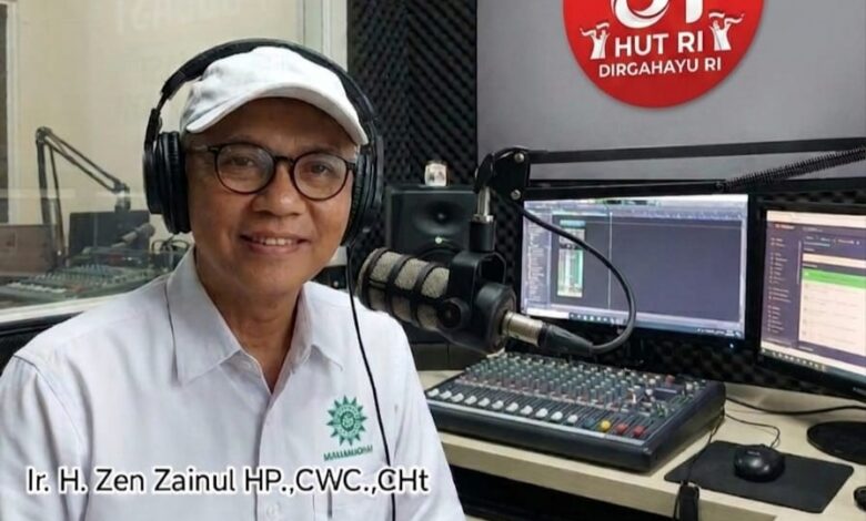 Zenza TekSas saat mengisi podcast di studio LSBO Muhammadiyah untuk program menulis profil Tokoh Muhammadiyah menyambut HUT RI.