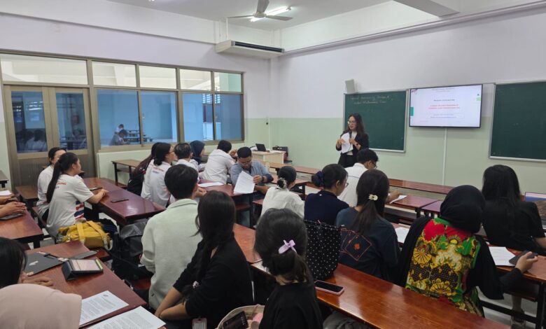 Mahasiswa FHIP UMS Mengikuti Sit In Class di Ton Duc Thang University