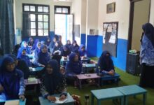 Suasana pertemuan rutin ustadzah Ikatan Guru Taman Pendidikan Al-Qur’an atau IGTPQ Wilayah Utara di dalam ruangan kelas TPQ Al-Hikmah 1 Bangsri Jepara.