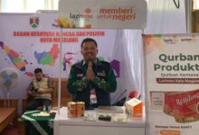 Amil Lazismu Kota Magelang mengedukasikan program Tabungan Qurban dan produk Rendangmu di stan pameran Magelang Fair 2026.