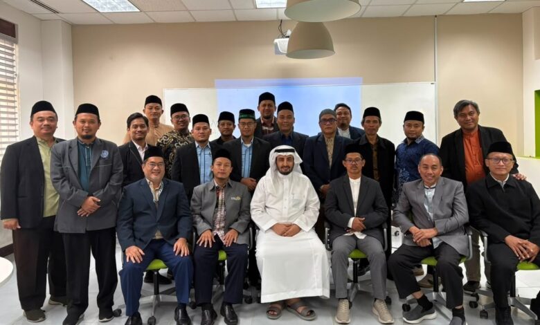 Dosen UMS bersama pengajar dari Universitas Umm Al-Qura Makkah saat mengikuti pelatihan bahasa Arab.