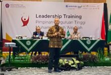 Rektor UMS memaparkan strategi penerimaan mahasiswa baru dan branding perguruan tinggi dalam acara Leadership Training Pimpinan PTMA.