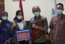 Mahasiswi Jepara ke Jepang saat menerima dukungan dari Bupati Jepara Witiarso Utomo di ruang kerja Bupati.