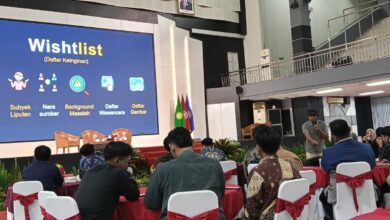 Peserta Akademi Jurnalistik Muhammadiyah 2026 menyimak materi teknik jurnalistik digital tentang poin-poin penting liputan di aula Universitas Muhammadiyah Purwokerto.