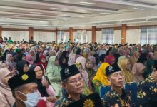 Suasana khidmat jamaah yang menghadiri acara pengajian Muhammadiyah.