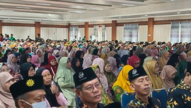 Suasana khidmat jamaah yang menghadiri acara pengajian Muhammadiyah.