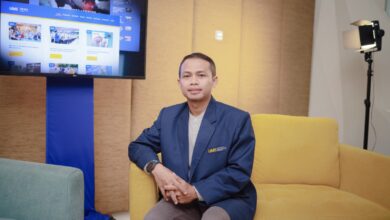 Dosen Ilmu Komunikasi UMS Agus Triyono membahas dampak algoritma media sosial terhadap personal branding anak muda.