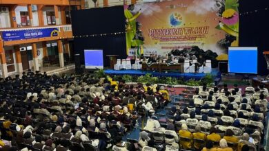 Suasana ruang sidang pleno MUSYWIL IPM Jateng XXVI di Karanganyar yang dihadiri ratusan peserta dan pimpinan majelis.