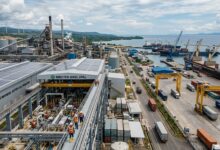 Aktivitas fasilitas pengolahan Smelter Nikel HPAL dan pelabuhan industri pendukung hilirisasi industri di Indonesia