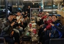 Anggota BikersMu Chapter Temanggung berfoto bersama saat musyawarah pembentukan pengurus di Angkringan Pak Pulung Maron Temanggung.