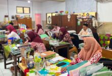 Suasana rapat guru dan karyawan SMP Muhammadiyah Jepara menyambut Tahun Ajaran 2026/2027