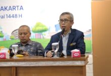 Munajat Tri Nugroho menyampaikan paparan evaluasi mutu dan AI Muhammadiyah UMS pada Rakerpim UMS 2026