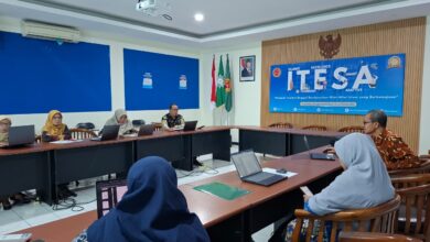 Suasana kegiatan benchmarking kurikulum D3 Statistika ITESA Semarang bersama pakar dan pengguna lulusan.