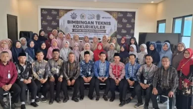 Foto bersama peserta dan pengurus K3M Muria Wonosobo dalam Bimbingan Teknis Kokurikuler di Janur Resto Wonosobo.