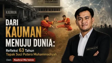 Poster perayaan 63 tahun Tapak Suci Putera Muhammadiyah dengan potret Nashrul Mu'minin, S.Pd., C.PW., serta visual sejarah Kauman dan visi global.