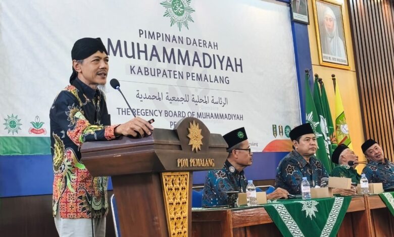 Ikhwanushoffa saat menyampaikan teguran di podium PDM Pemalang di hadapan para pimpinan amal usaha Muhammadiyah.