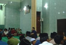 Hammam Alghazy alumni pemateri kajian sedang menyampaikan materi visi hidup di hadapan santri Pondok Pesantren Asy Syifa Jepara