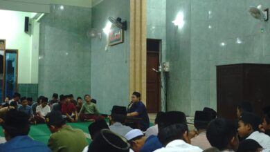Hammam Alghazy alumni pemateri kajian sedang menyampaikan materi visi hidup di hadapan santri Pondok Pesantren Asy Syifa Jepara