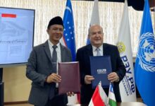 Wakil Dekan FH UMP Dr Yusuf Saefudin saat penandatanganan dokumen kerja sama akademik di Plekhanov Russian University of Economics Uzbekistan.