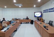 Suasana ruang rapat FEB UMS saat pertemuan membahas program Double Degree FEB UMS bersama delegasi MSU Malaysia.